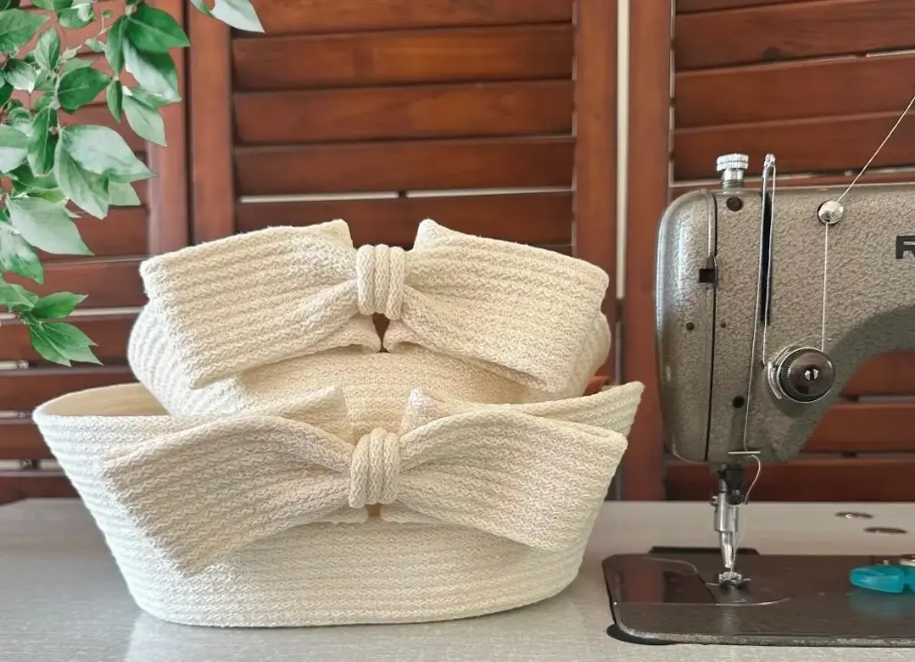 Elegant basket with bow