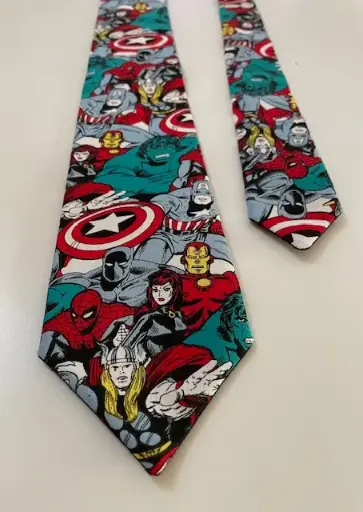 Corbata Marvel